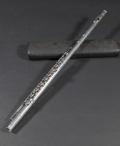 null Flûte L. LEBRET à Paris, système Boehm en métal argenté n°2170, faite vers 1906

Dans...