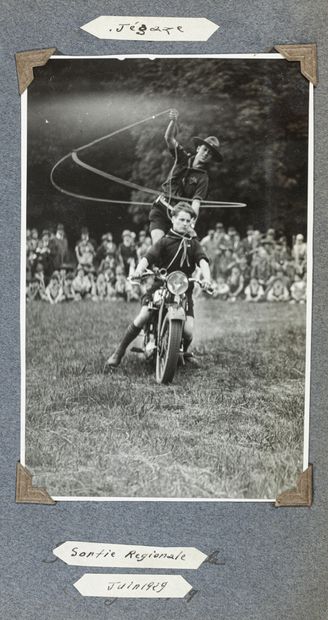 null Scoutisme 1928-1932

Exceptionnel album d'un chef scout contenant près de deux-cent-cinquante...