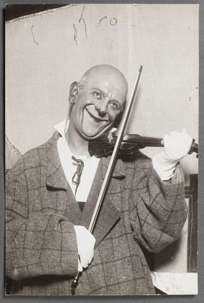 null Henri MANUEL (1874-1947)

Le clown Grock, Paris, août 1926

Tirage argentique...
