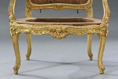 null Suite of four flat-backed armchairs with carved and gilded beechwood frames,...