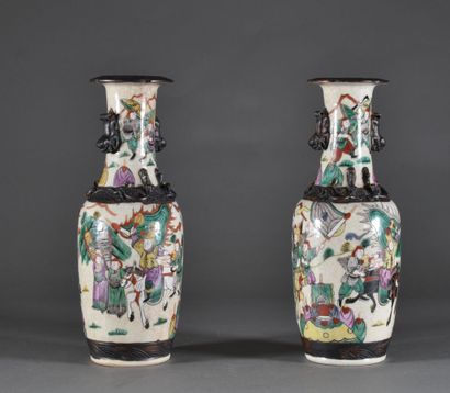 CHINE - NANKIN - XIXe siècle

Paire de vases...