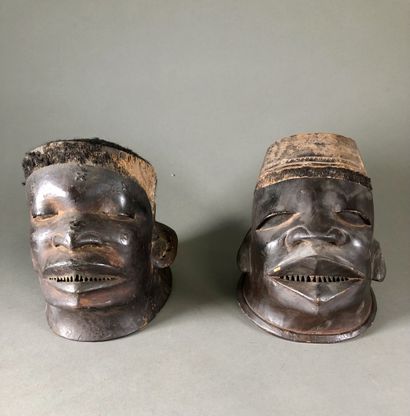 AFRIQUE

Deux masques heaume Makondé (Tanzanie)...