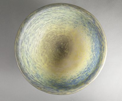 null Vasque circulaire en verre marmoréen bleu et jaune

Travail Art Déco dans le...