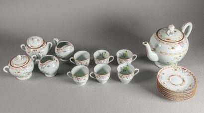  PUIFORCAT 
Service à thé en porcelaine de Limoges, modèle Kai Fong, dans le goût...