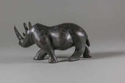 null AFRIQUE - XXe siècle

Rhinocéros en ébène 

L. 22 cm - H. 10, 5 cm