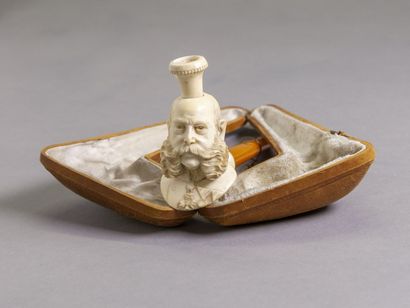 null AUSTRIA

Tobacco pipe, the carved meerschaum bowl representing Emperor Franz...