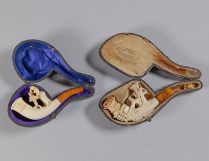 null Lot of two meerschaum pipes: a woman at her toilet and a hunter

French work,...