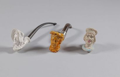 null Set of two pipes decorated with two coquettes, one in terra cotta marked GAMBIER...