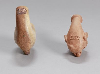 null Lot of tobacco pipe stoves in clay representing one Pompidou (H. 7,5 cm), and...