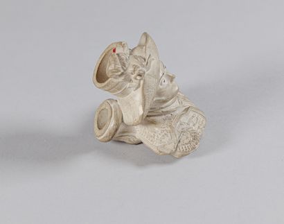 null GAMBIER 

White clay pipe bowl in the shape of a bust of the Chouan François...