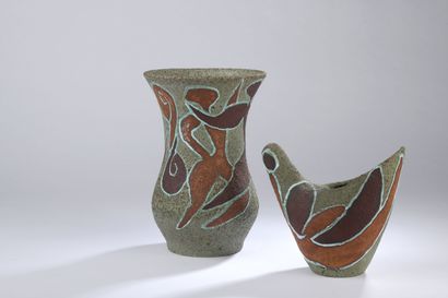 ACCOLAY (1945 -1983). 
Un ensemble d'un vase...