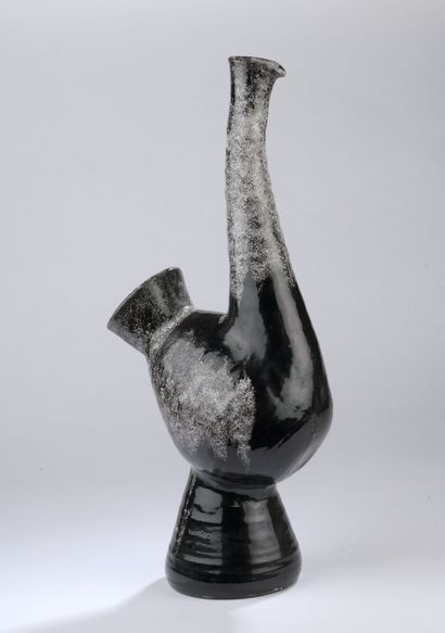 null ACCOLAY (1945 -1983).

Grand pichet en céramique émaillée de forme zoomorphe....