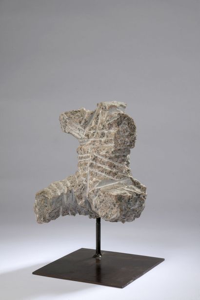 null Denis MONFLEUR (né en 1962)

Torse, 2000

Sculpture en granit (taille directe),...