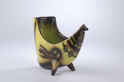 ACCOLAY (1945 -1983). 
Un vase de forme zoomorphe...