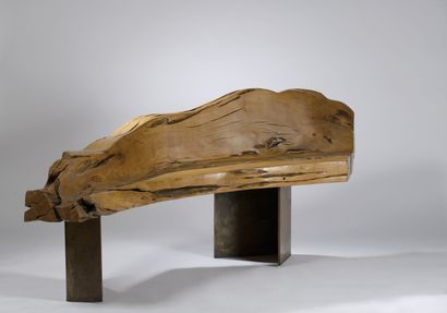 null Contemporary creation.

Bench made of a thick root of varnished exotic wood...