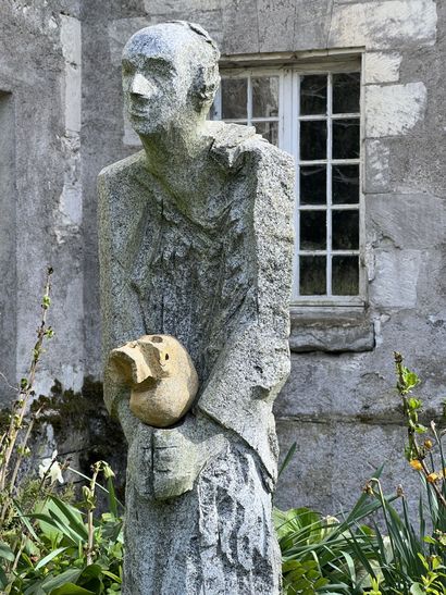 null Denis MONFLEUR (né en 1962)

Le Premier Moine, 2010

Sculpture en granit (taille...