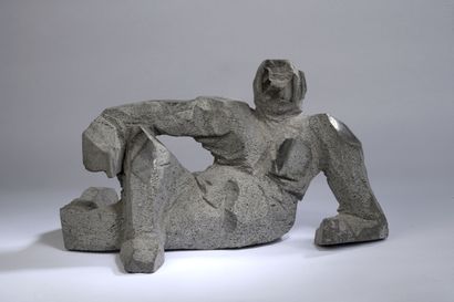  Denis MONFLEUR (né en 1962) 
Nu assis, 2011 
Sculpture en pierre de lave (taille...