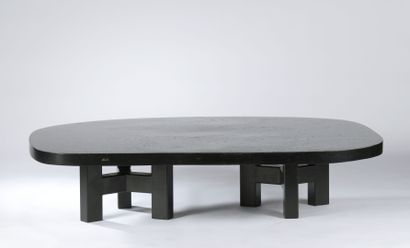 null Ado CHALE (né en 1928)

Table basse, épais plateau en résine à inclusions de...