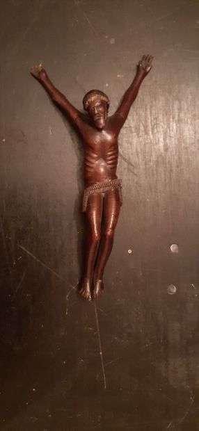 null Crucifix in carved wood 


H. 33 cm 


Accidents
