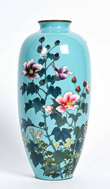 null JAPON, Kyoto - Période MEIJI (1868-1912) 

Vase balustre en émaux et émaux cloisonnés,...