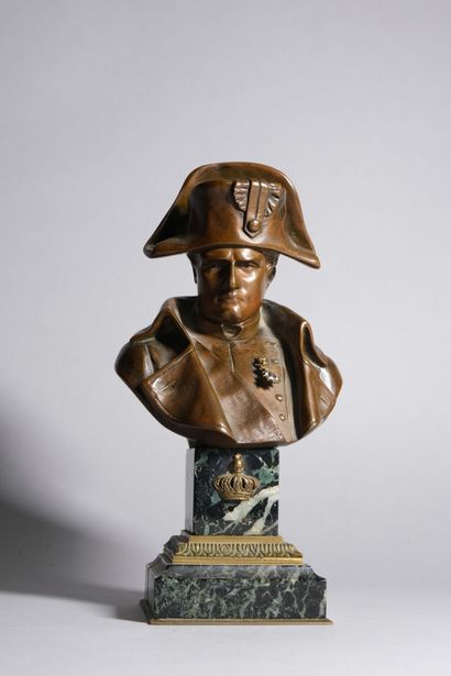 null Émile PINEDO (1840 - 1916)

Buste de Napoléon Ier avec une Légion d'Honneur...