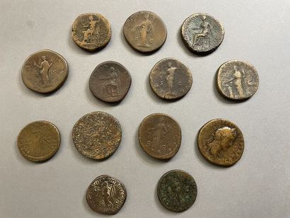 null Lot de 13 monnaies de bronze: Marc Aurèle, Antonin le pieux, Faustine, Hadrien,...