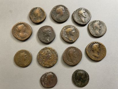 null Lot de 13 monnaies de bronze: Marc Aurèle, Antonin le pieux, Faustine, Hadrien,...
