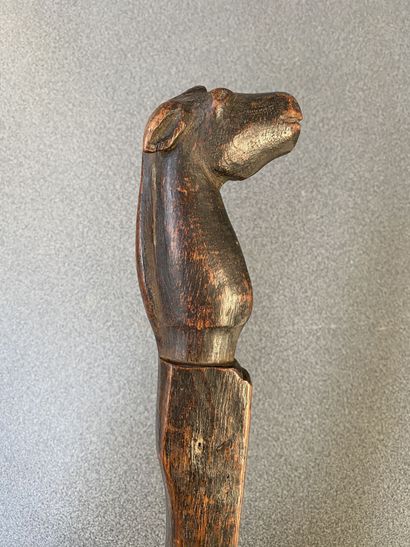 null TIBET - XVIIIème siècle

Grande cuillère à riz sculptée d'une tête de cheval...