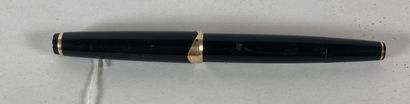 null MONTBLANC

Stylo plume modèle Meisterstück n°14

En résine noir et métal doré....