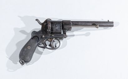 null France 

Revolver type Lefaucheux à broche calibre 11 mm

Plaquettes bois quadrillées,...