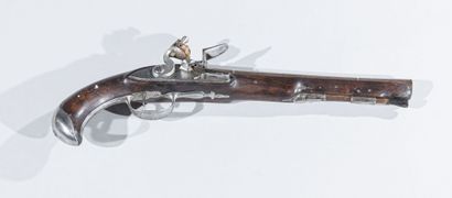 null Autriche 

Pistolet à silex 

Crosse bois bec de corbin avec calotte acier remontante,...