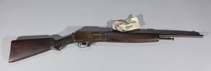 null *****ETATS-UNIS

WINCHESTER modèle 1910, calibre 401

Monture bois avec fentes...