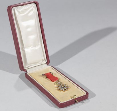 FRANCE

Légion d'Honneur Miniature fabrication...