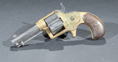 null USA

Colt Cloverleaf house model calibre 41

Carcasse bronze, crosse bois, détente...