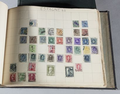 null Deux albums du début du XX° siècle. Dans l'un des timbres classiques de France...