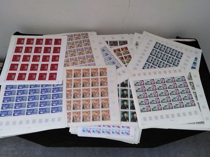 Planches ou panneaux de timbres vers les...
