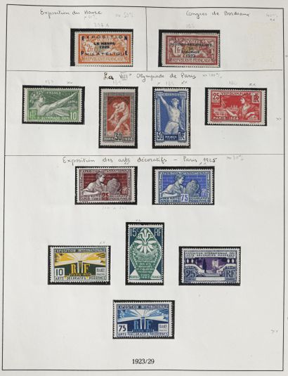 null Collection de France en 32 volumes avec de nombreux timbres classiques (certains...