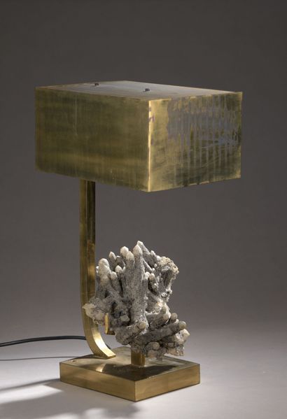 null Ado CHALE (born in 1928)
Work of the 1970s
Table lamp. The rectangular base...