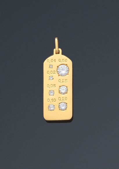 null FRED
Pendentif "Calibre à pierres" en or jaune 18k (750 millièmes), petit modèle,...