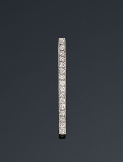 null Broche barrette en platine (950 millièmes) sertie d'une ligne de diamants taille...
