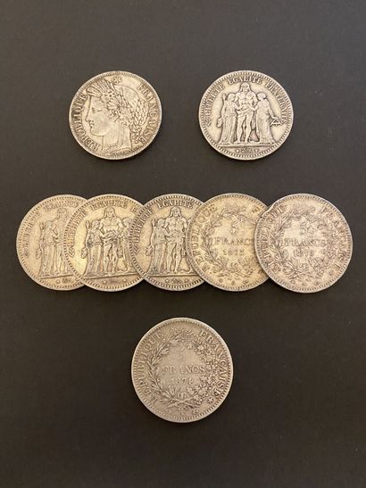 null FRANCE
Lot de huit pièces de 5 francs en argent (Hercule x 7 ; Cérès x 1)
Poids...