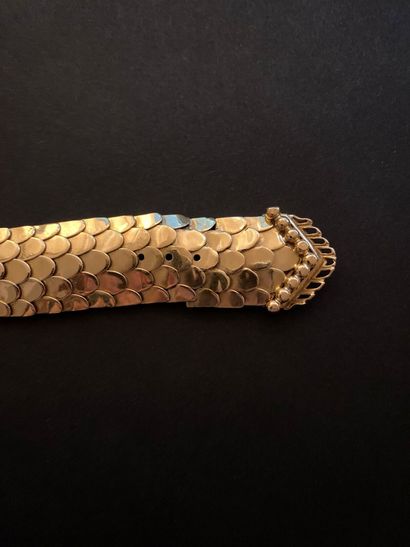 null Bracelet ceinture en or jaune 18k (750 millièmes) formé d'une maille souple...