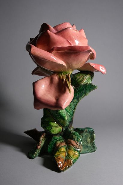 null MASSIER Delphin (1836-1907) pour VALLAURIS

Coupe en forme de rose en céramique,...