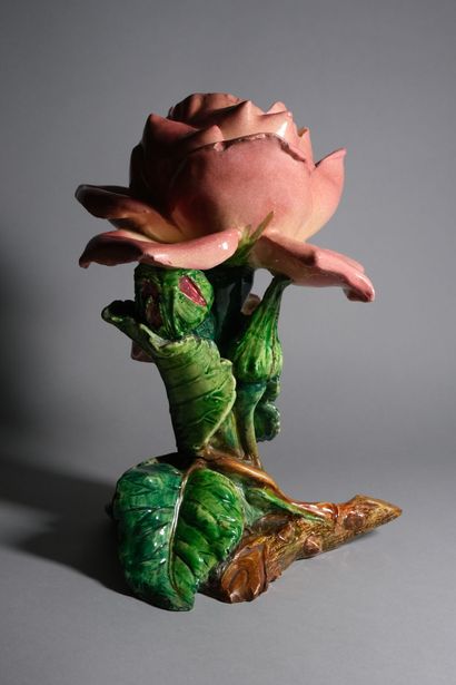null MASSIER Delphin (1836-1907) pour VALLAURIS

Coupe en forme de rose en céramique,...