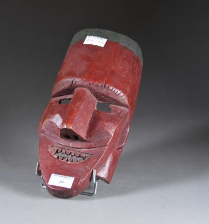 null NEPAL - XIXe siècle

Masque, bois patiné rouge et vert

H. 28 cm