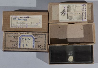 null Tourisme en relief, 1920/1930

Lot de quatre boîtes de vues stéréoscopiques...