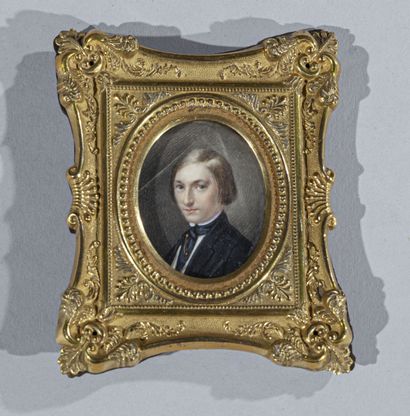 null École Française, vers 1850

Miniature ovale : Portrait de jeune homme de trois...
