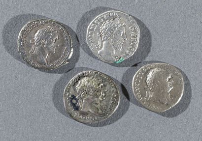 Lot de 4 deniers d'argent : Vespasien; Domitien,Antonin...