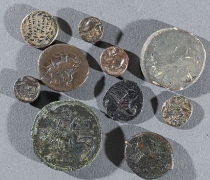 null Petits et moyens bronzes grecs. Lot de 10 monnaies