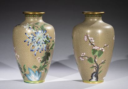 null CHINA, early 20th century 

Pair of copper vases decorated with cloisonné enamels...